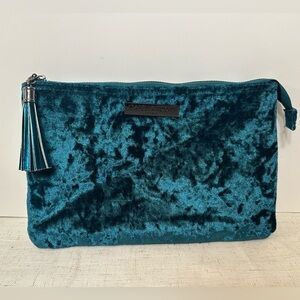 Isabella Scott Makeup Bag – Navy Blue Velvet –💙